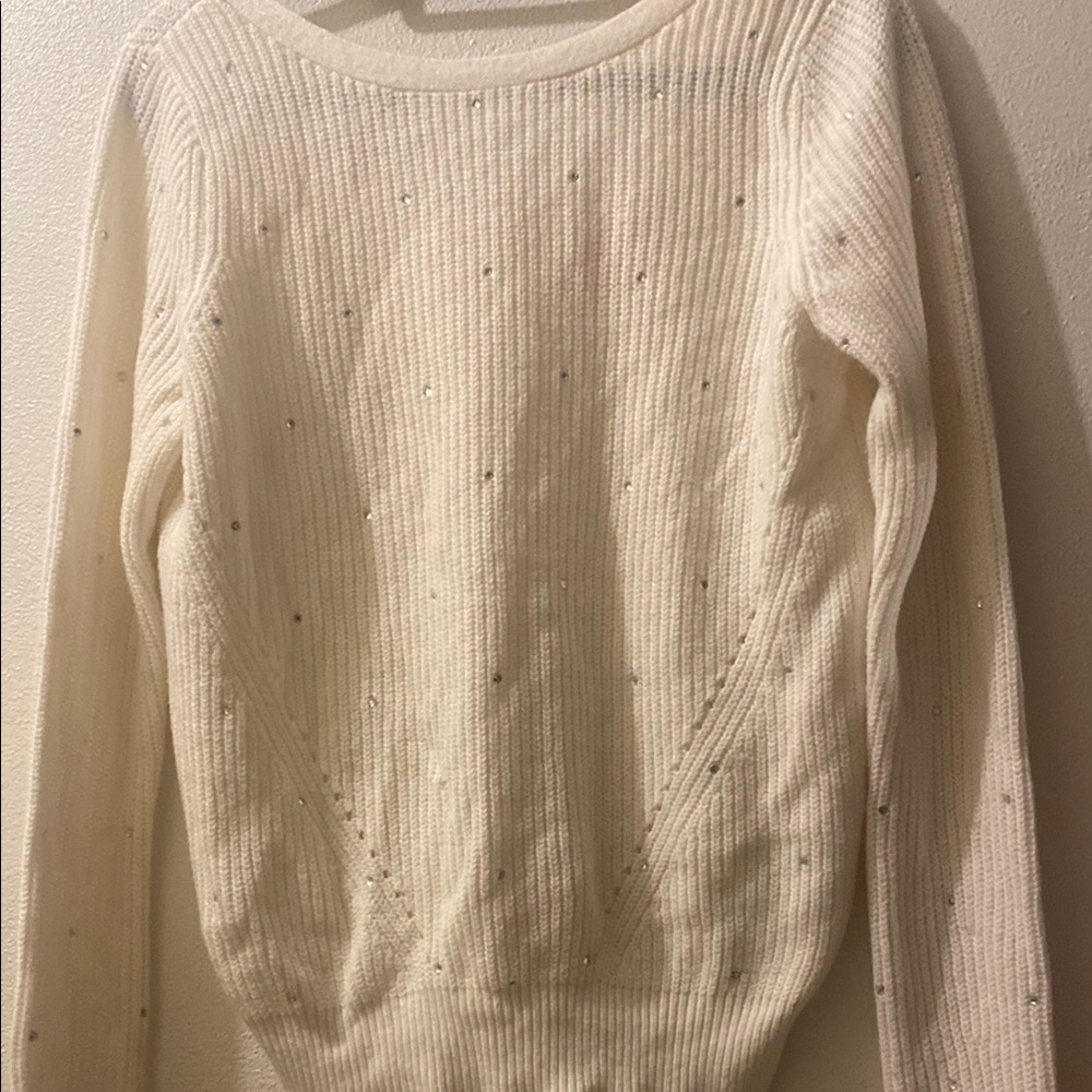 Lilly Pulitzer size small Sweater w/Ribbed Texture and jeweled and V-neck back